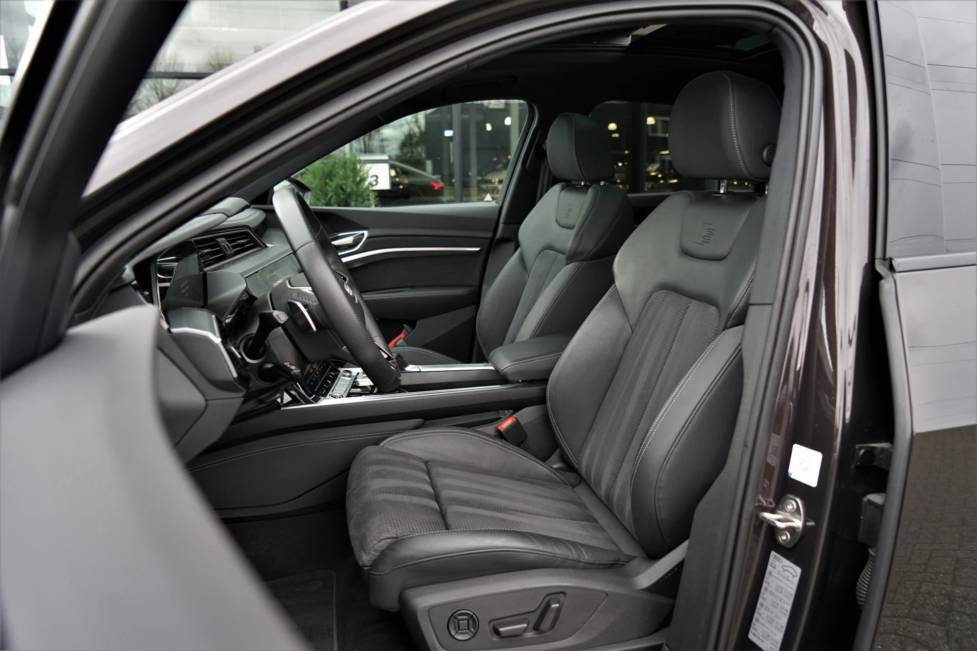 Hoofdafbeelding Audi Q8 Sportback e-tron