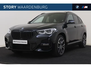 BMW X1 xDrive25e High Executive M Sport Automaat / Panoramadak / Sportstoelen / Achteruitrijcamera / Comfort Access / Active Cruise Control / Head-Up / LED / Park Assistant