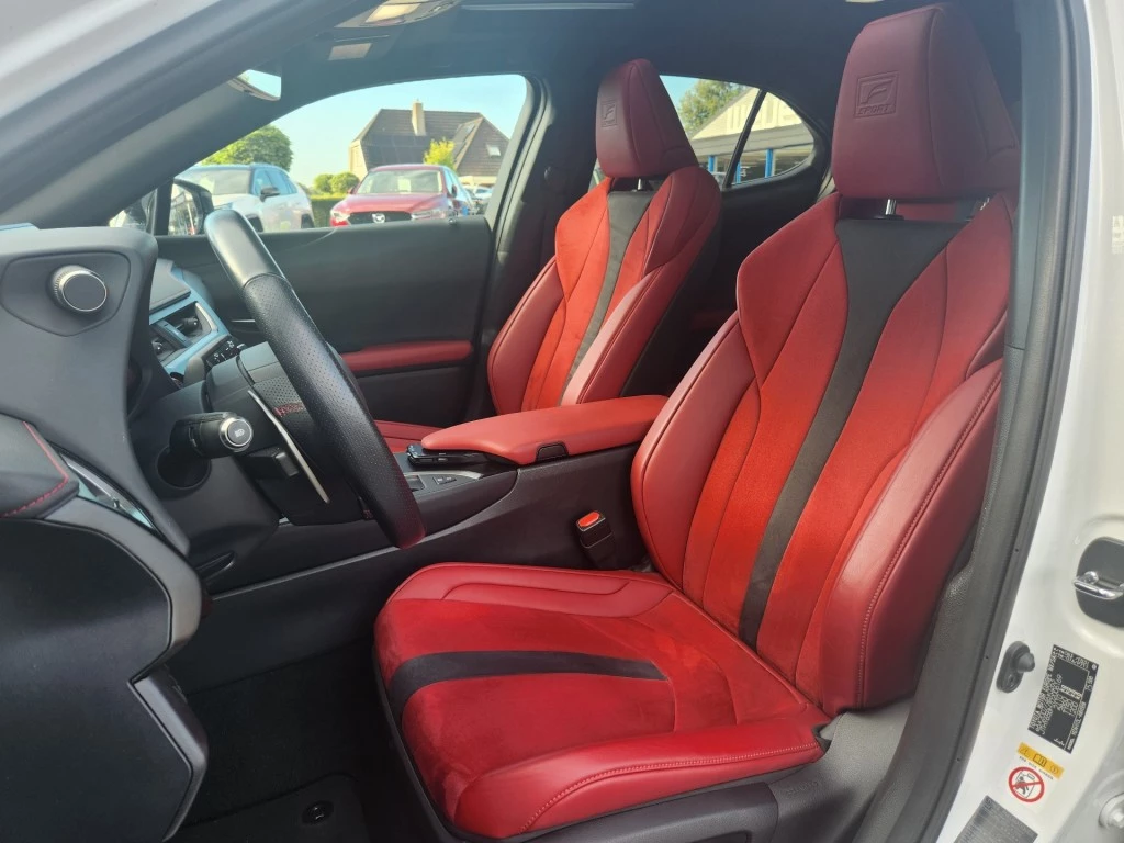 Hoofdafbeelding Lexus UX