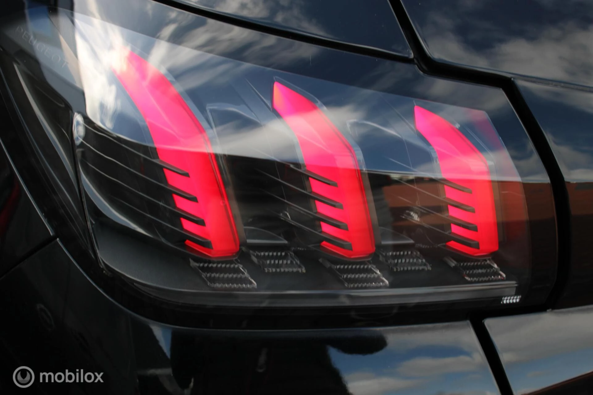 Hoofdafbeelding Peugeot e-208