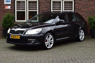 Hoofdafbeelding Škoda Octavia Skoda Octavia Combi 2.0 TFSI RS 200PK Trekhaak | Stoelverwarming | Leer