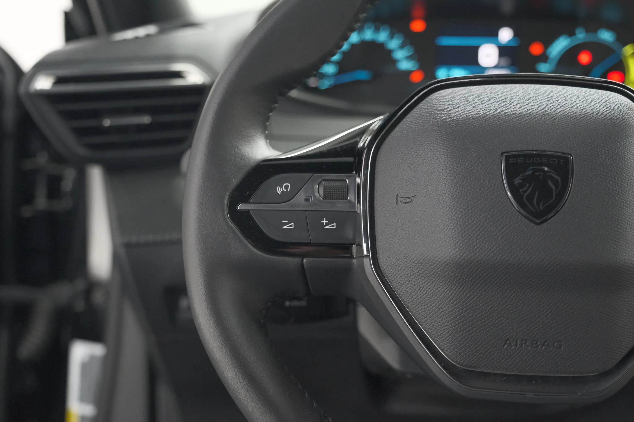 Hoofdafbeelding Peugeot e-2008