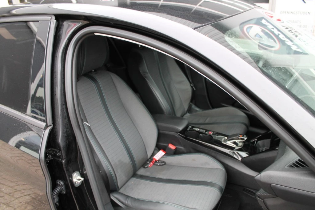 Hoofdafbeelding Peugeot e-208