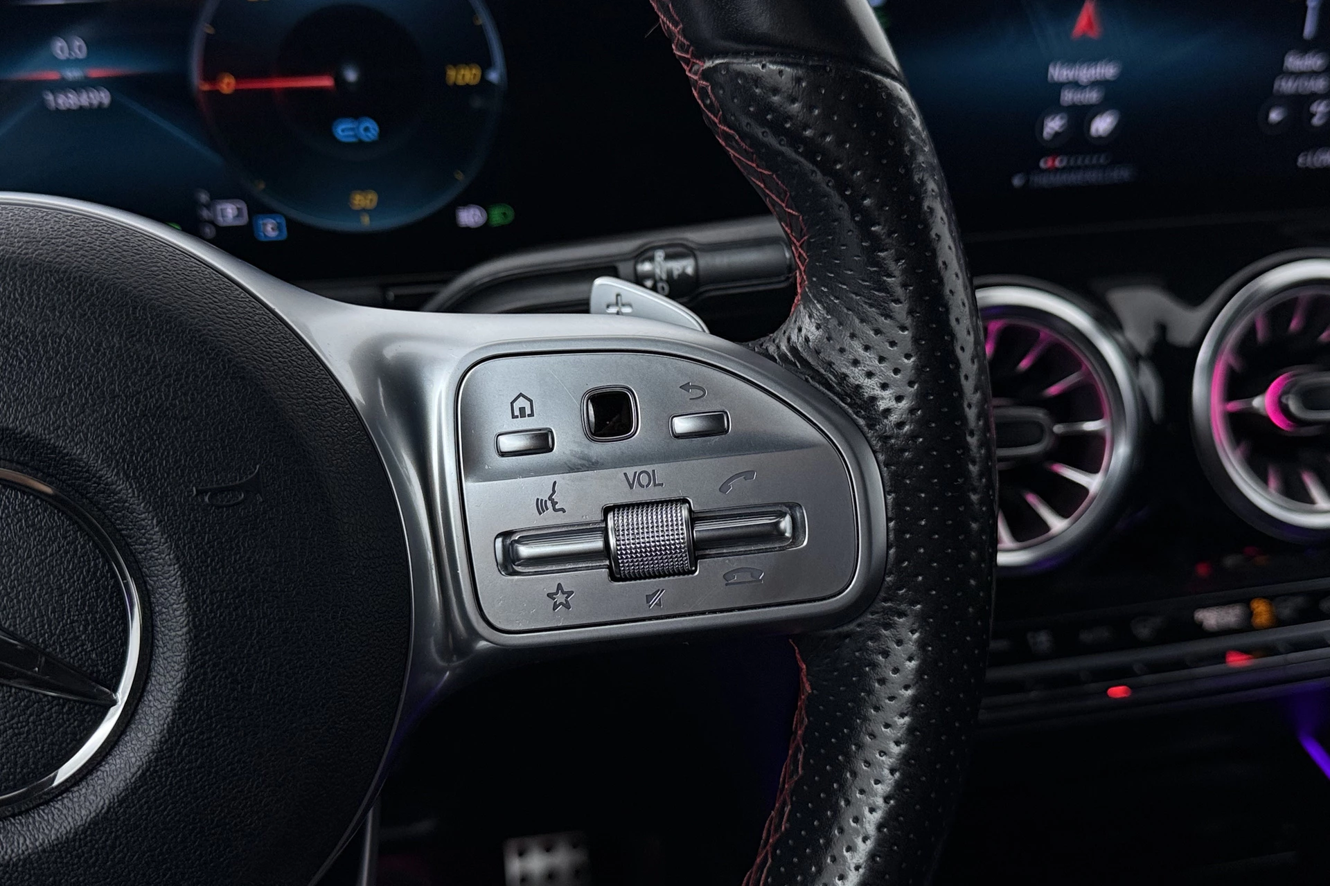 Hoofdafbeelding Mercedes-Benz EQA
