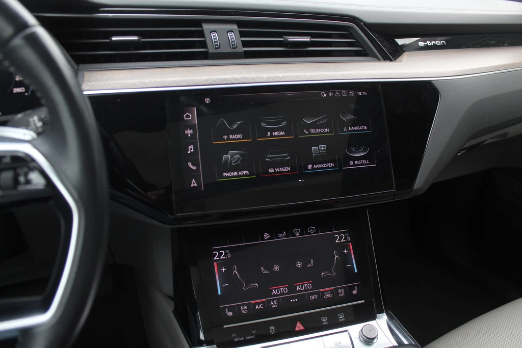Hoofdafbeelding Audi e-tron