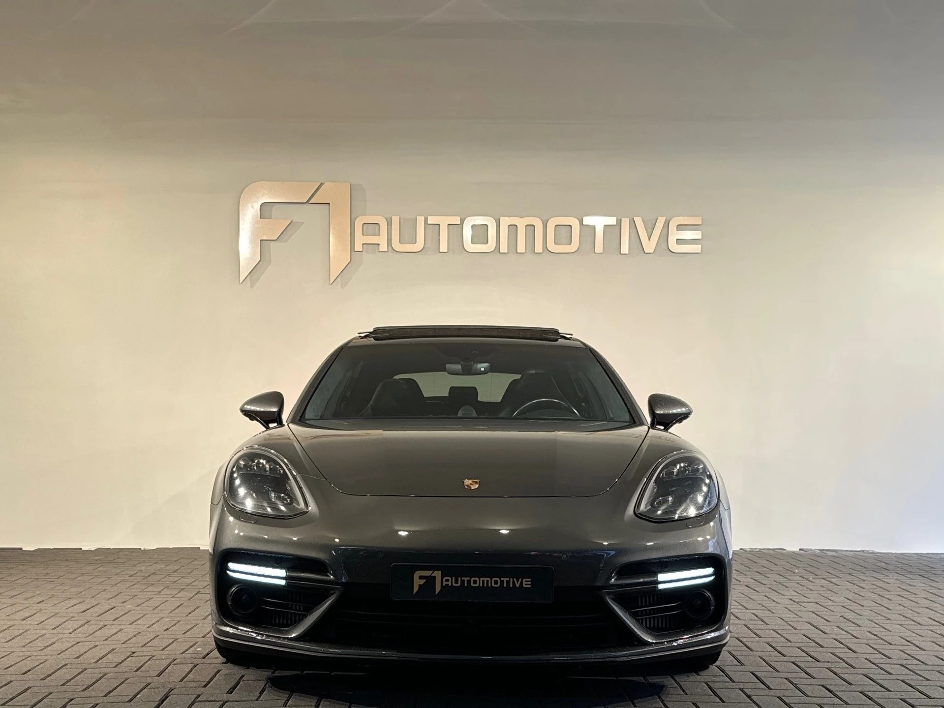 Hoofdafbeelding Porsche Panamera