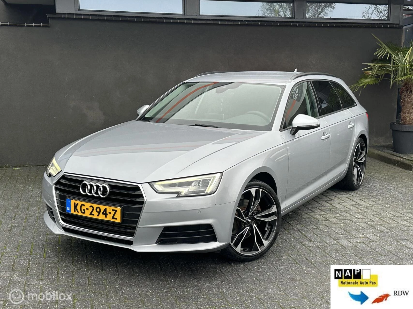 Hoofdafbeelding Audi A4
