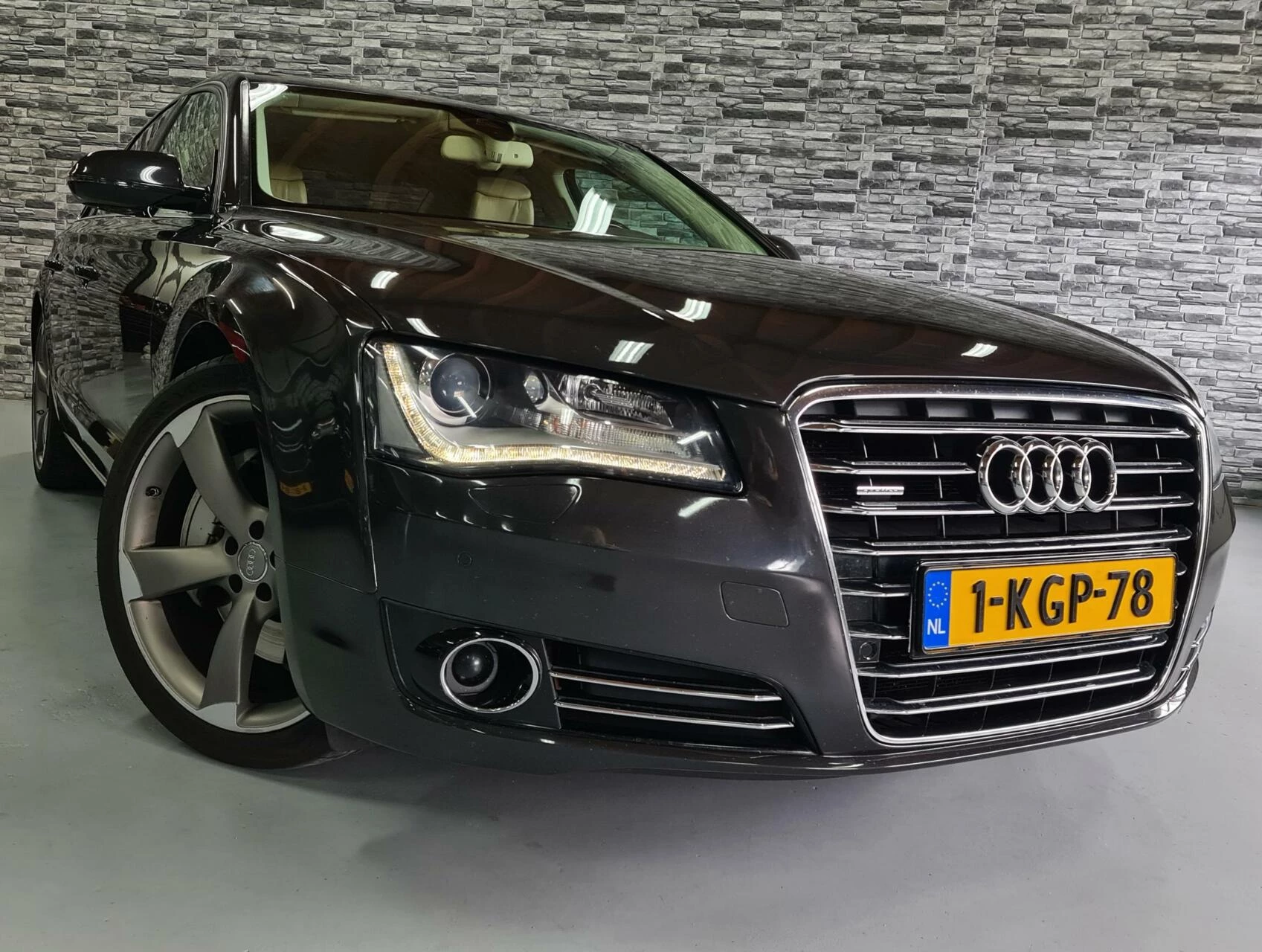 Hoofdafbeelding Audi A8