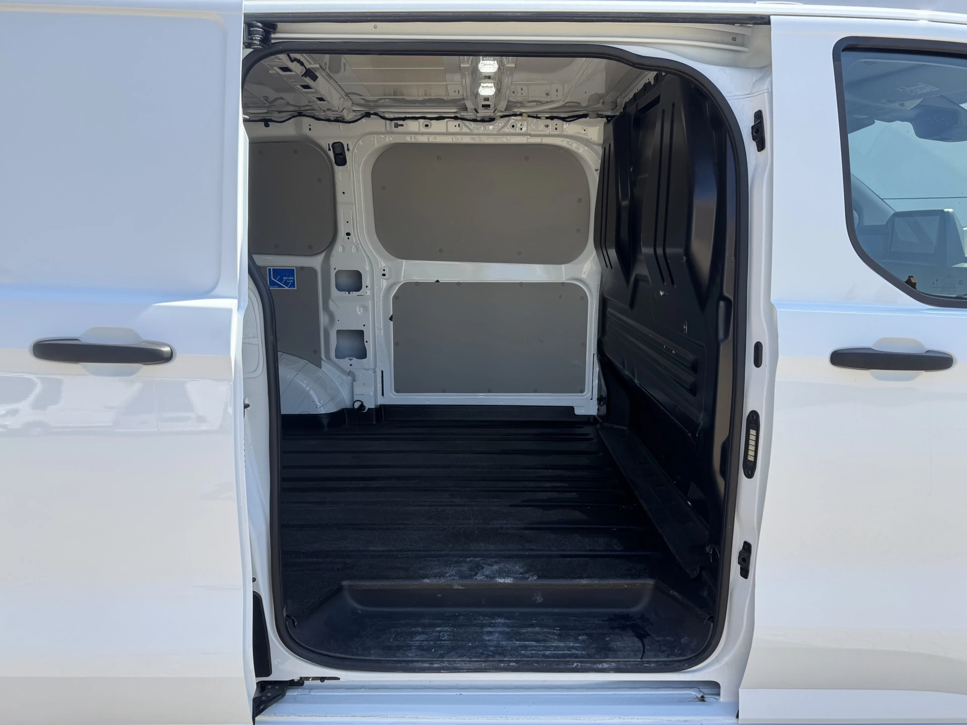 Hoofdafbeelding Ford E-Transit Custom