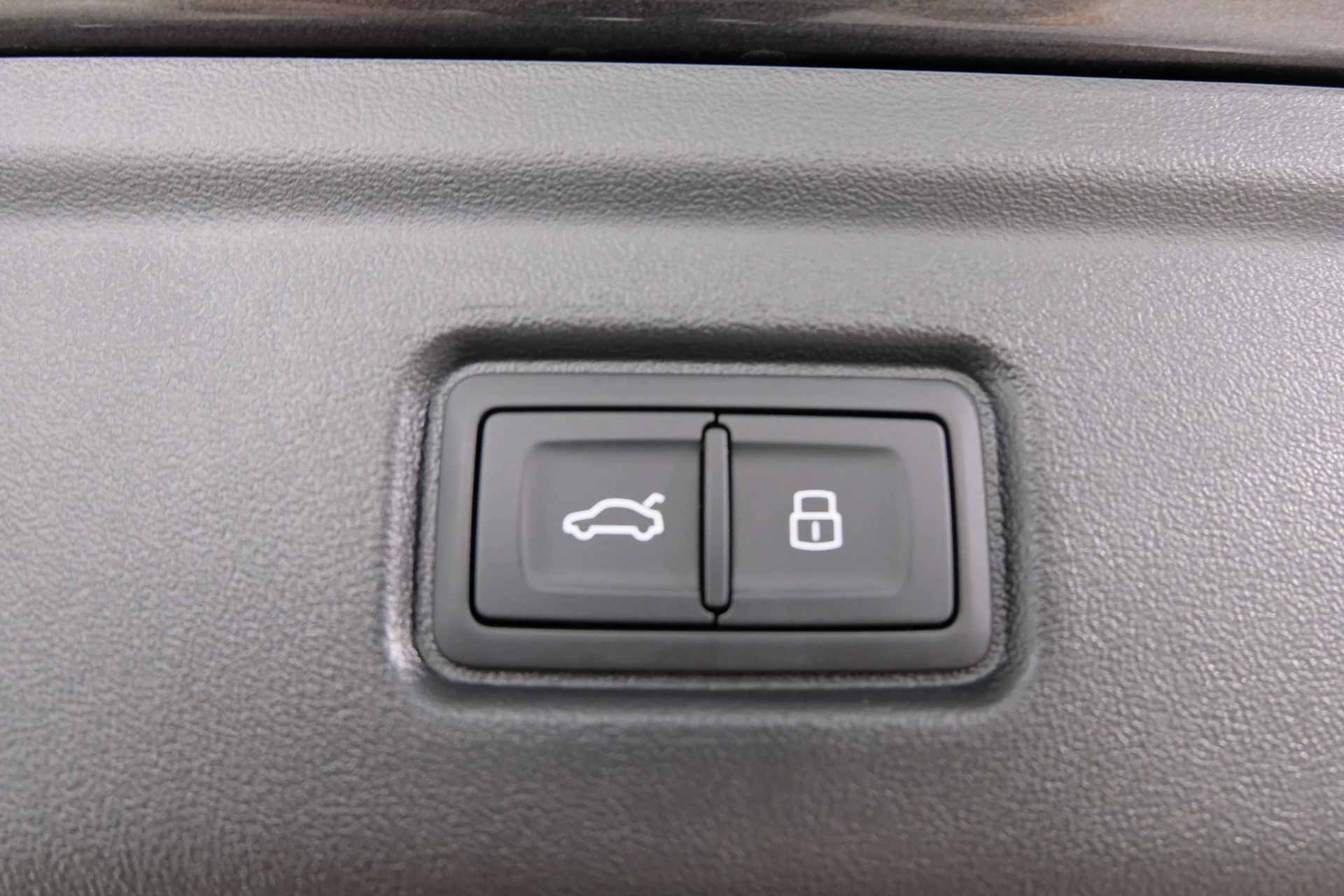 Hoofdafbeelding Audi A6 Avant e-tron