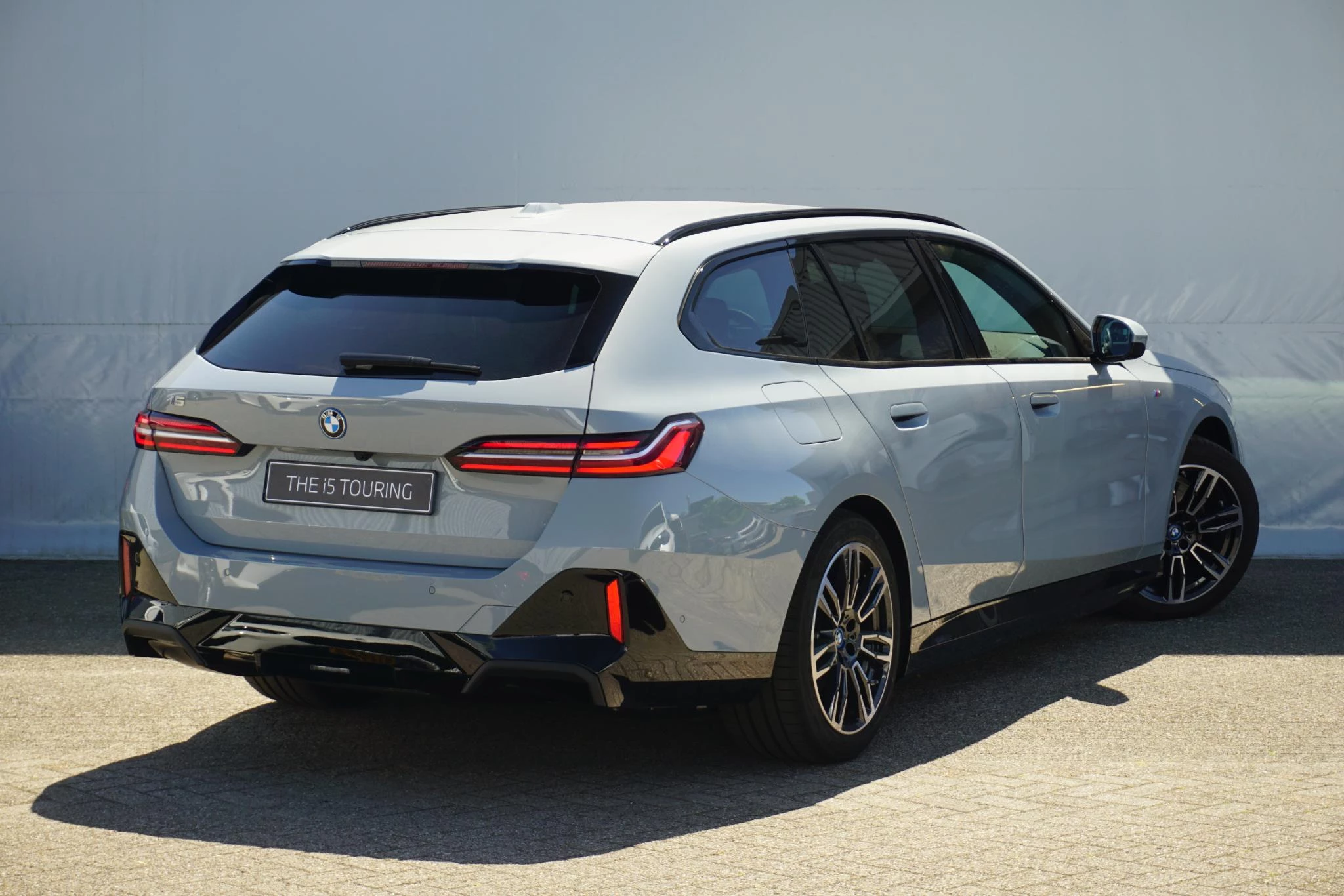 Hoofdafbeelding BMW i5