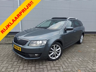 Škoda Octavia Combi 1.6 TDI Greentech Style Business Automaat,trekhaak, Xenon,cruise,panoramadak,navigatie,stoelverwarming,parkeersensoren,