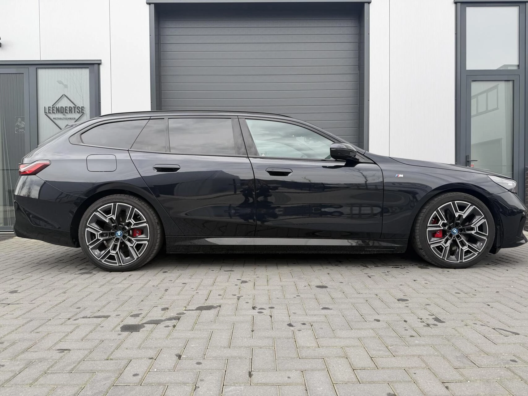 Hoofdafbeelding BMW i5