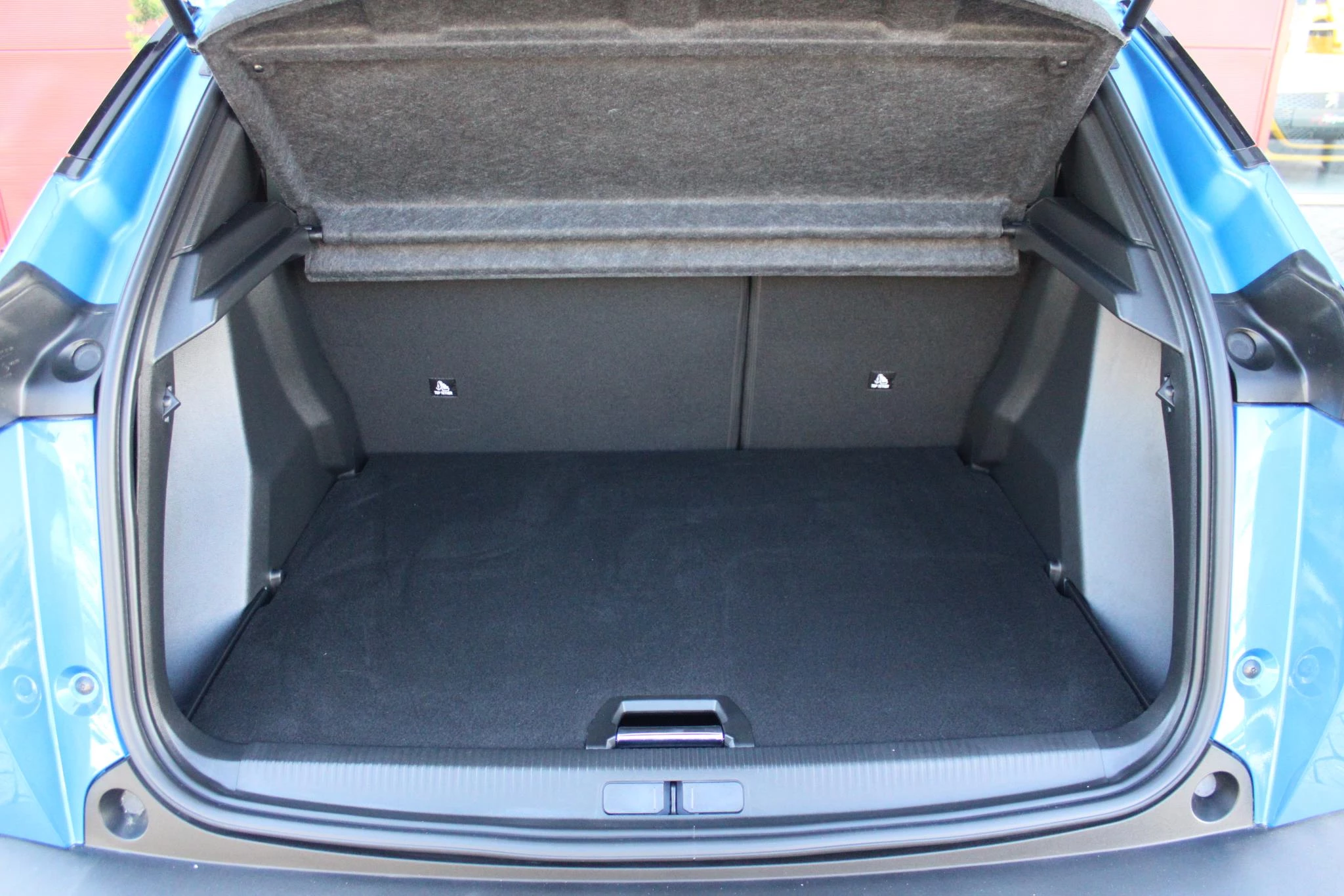 Hoofdafbeelding Peugeot e-2008