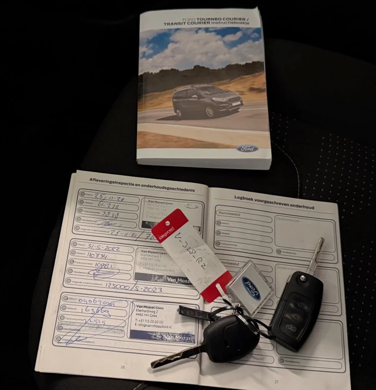 Hoofdafbeelding Ford Transit Courier