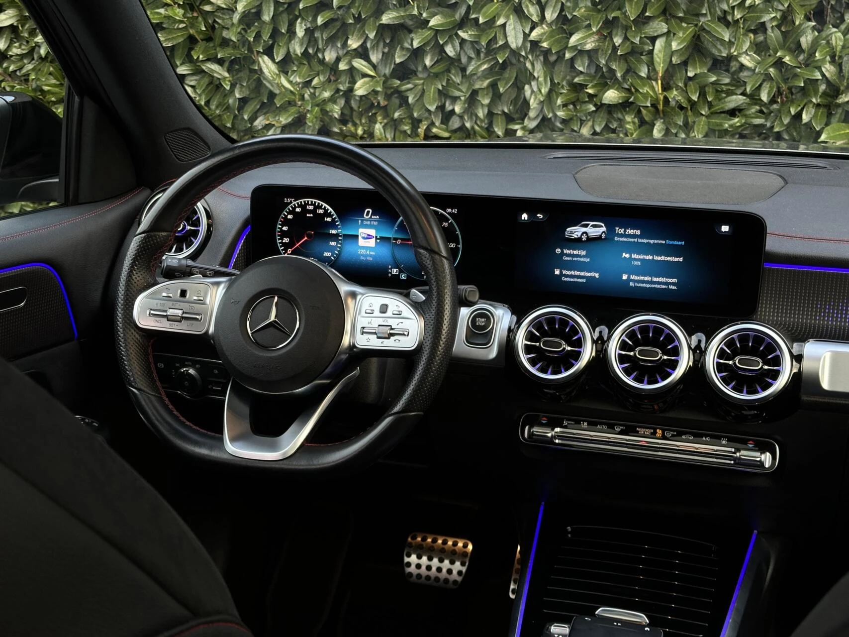 Hoofdafbeelding Mercedes-Benz EQB