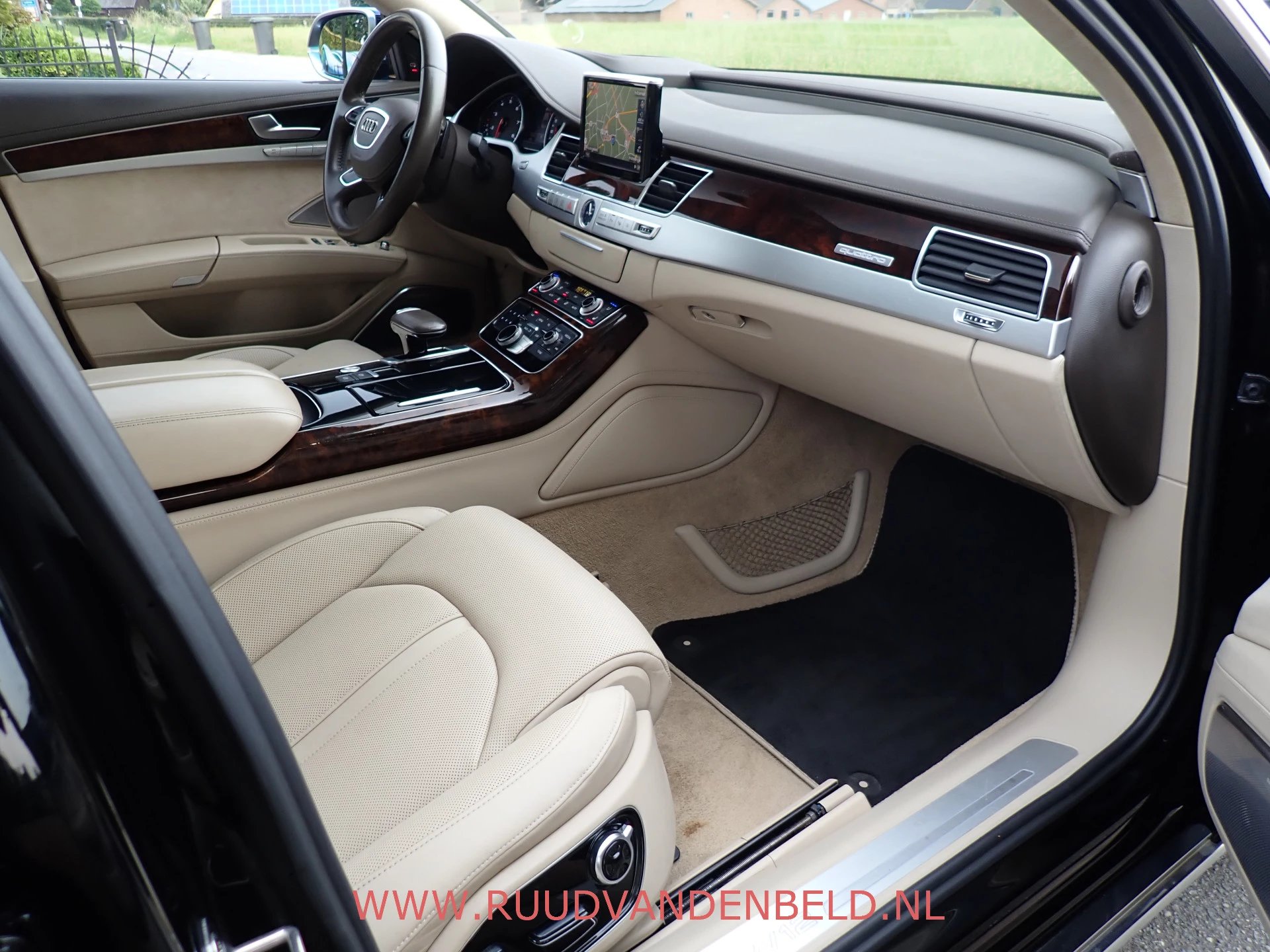 Hoofdafbeelding Audi A8