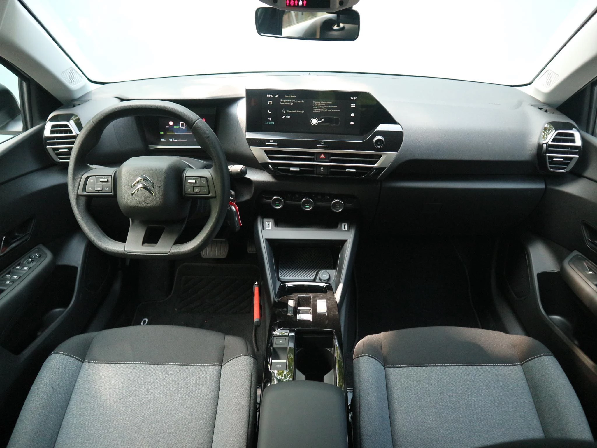 Hoofdafbeelding Citroën ë-C4