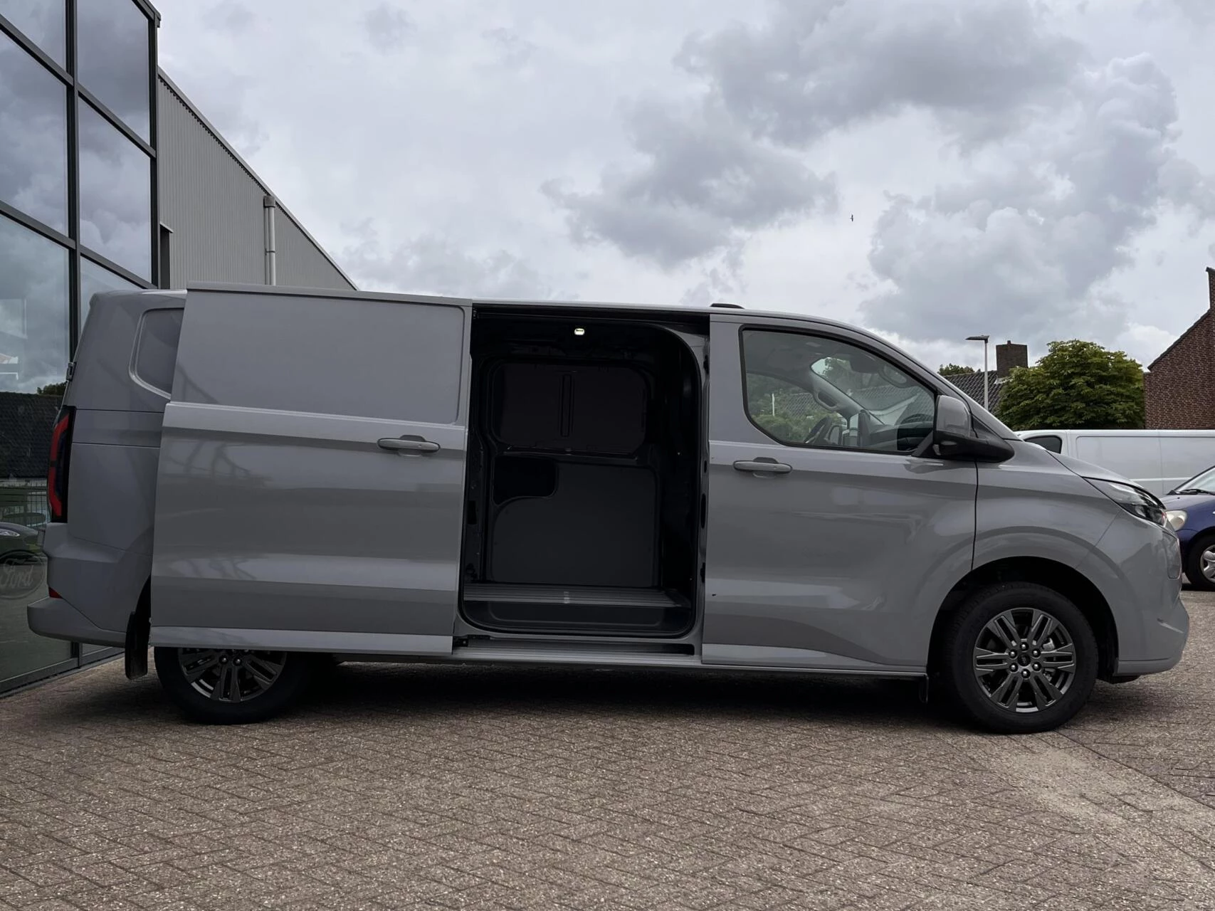 Hoofdafbeelding Ford E-Transit Custom