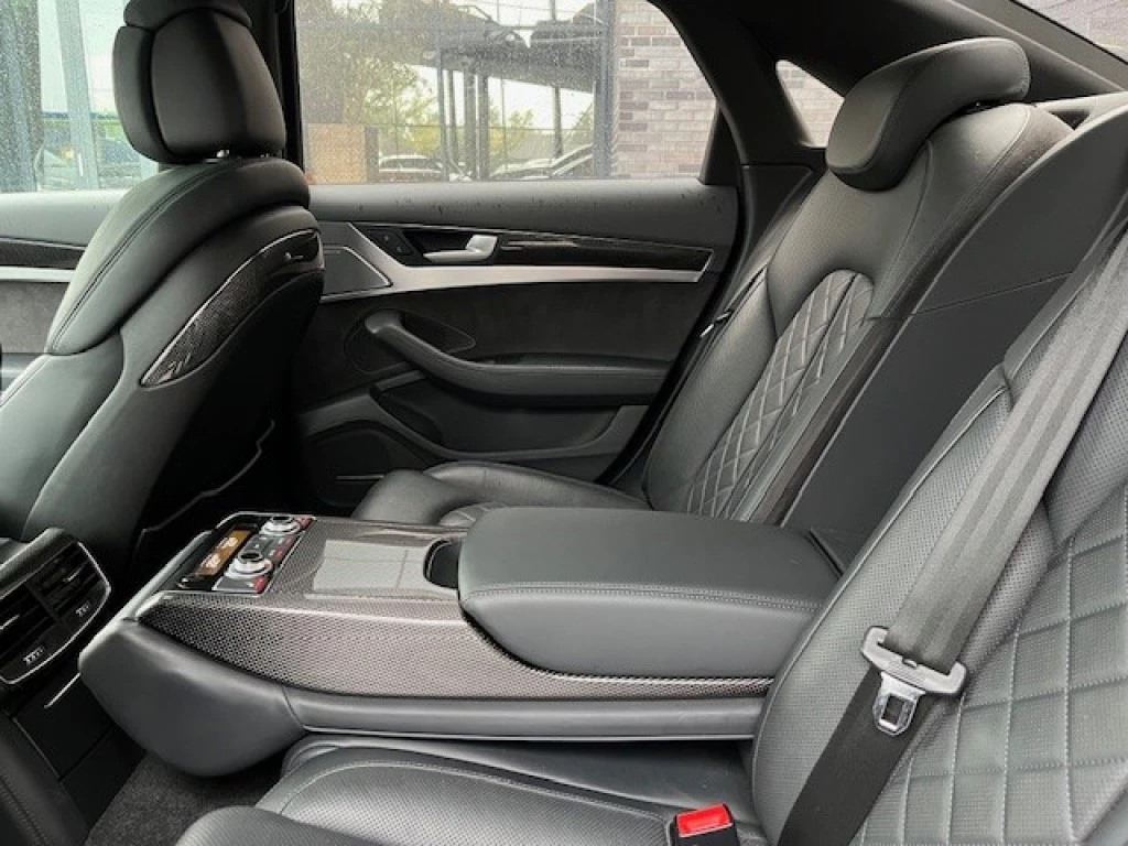 Hoofdafbeelding Audi S8