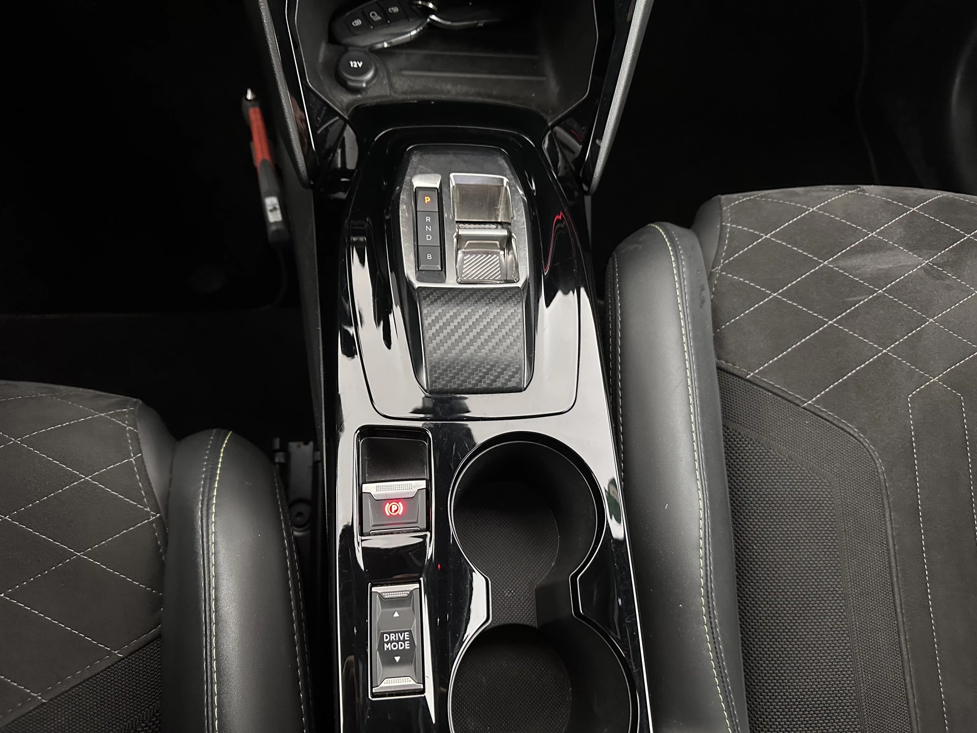 Hoofdafbeelding Peugeot e-208