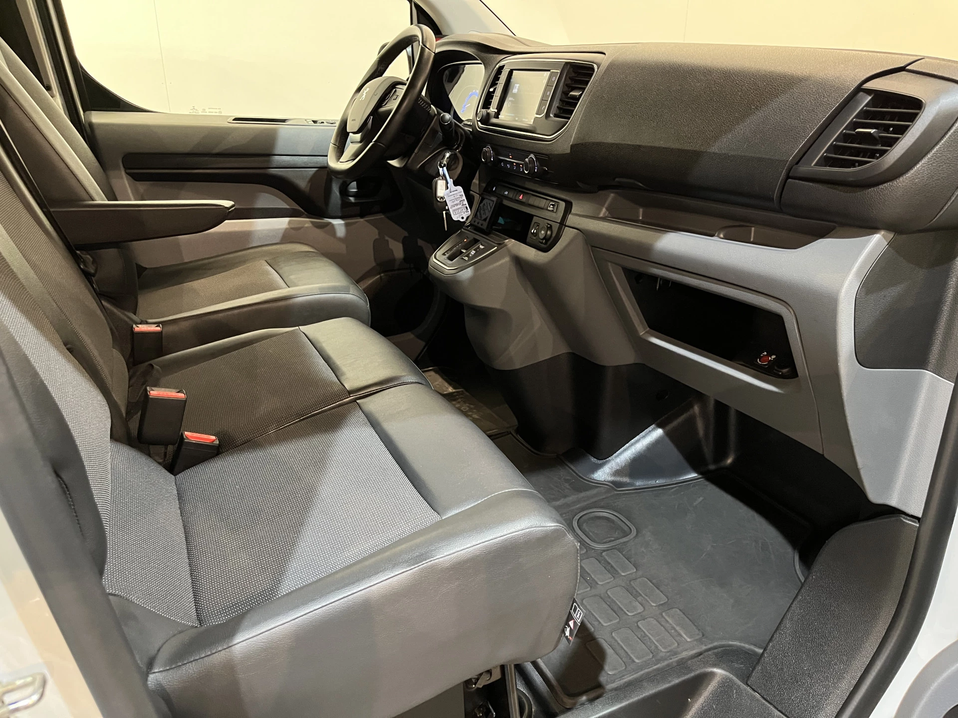 Hoofdafbeelding Peugeot e-Expert