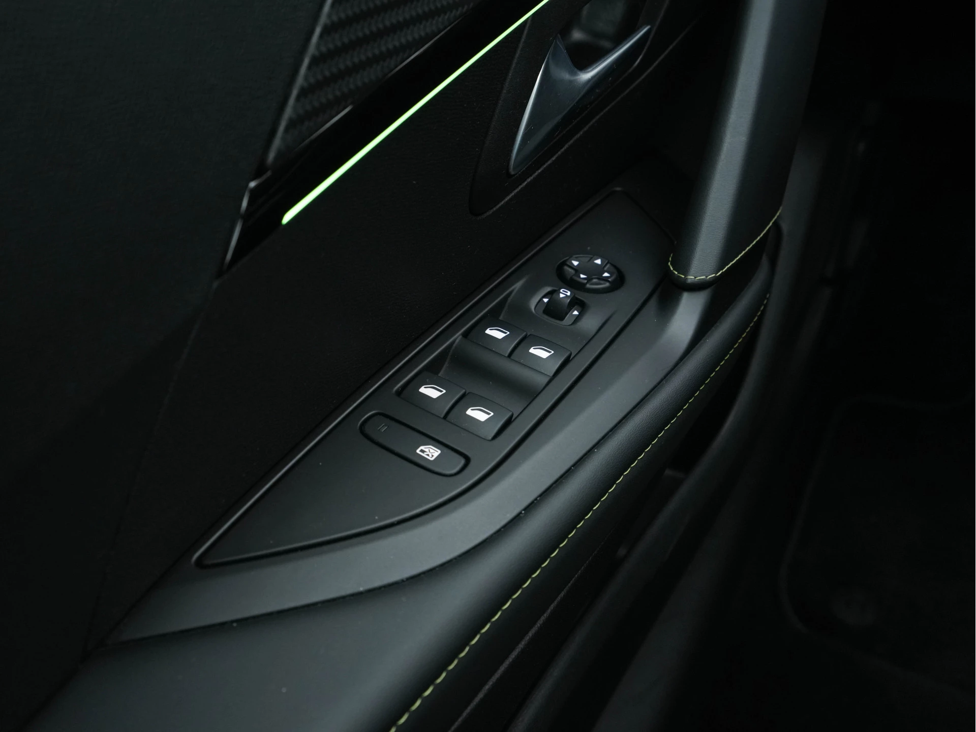 Hoofdafbeelding Peugeot e-208