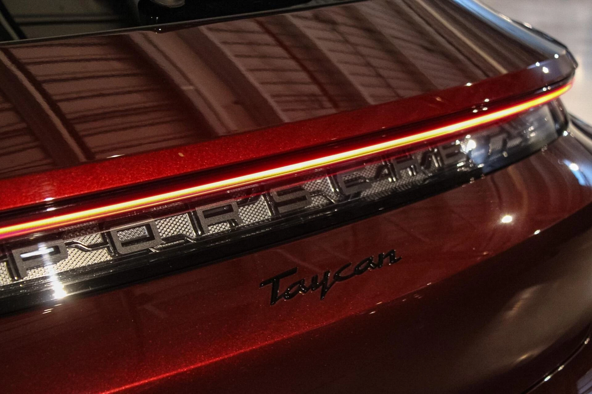 Hoofdafbeelding Porsche Taycan