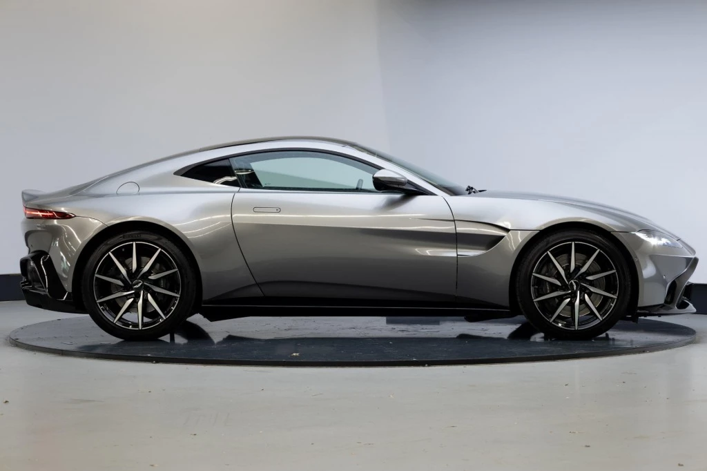 Hoofdafbeelding Aston Martin V8 Vantage