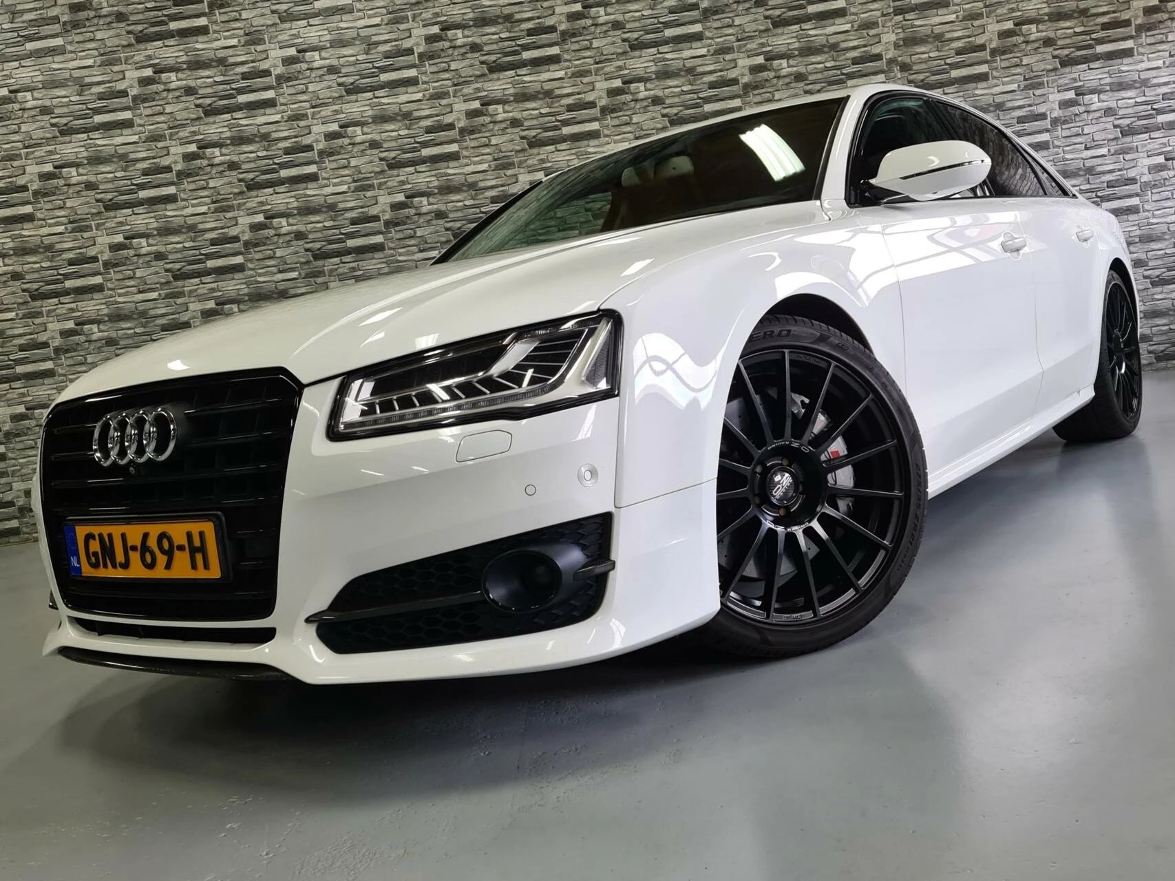 Hoofdafbeelding Audi S8