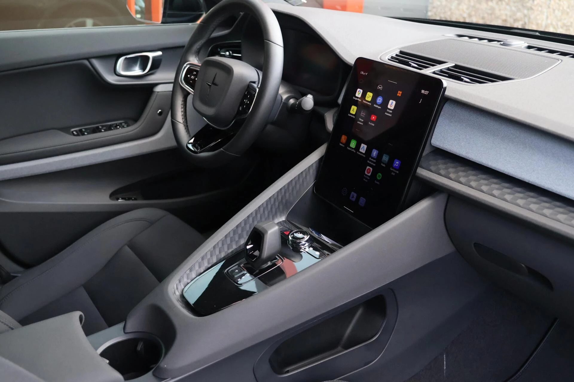 Hoofdafbeelding Polestar 2