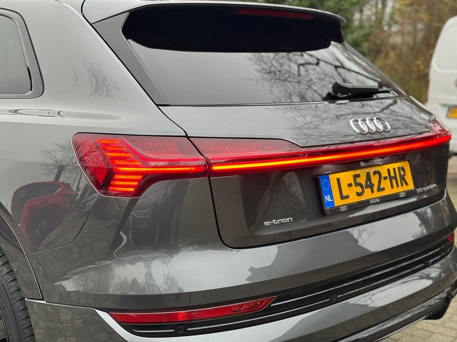Hoofdafbeelding Audi e-tron