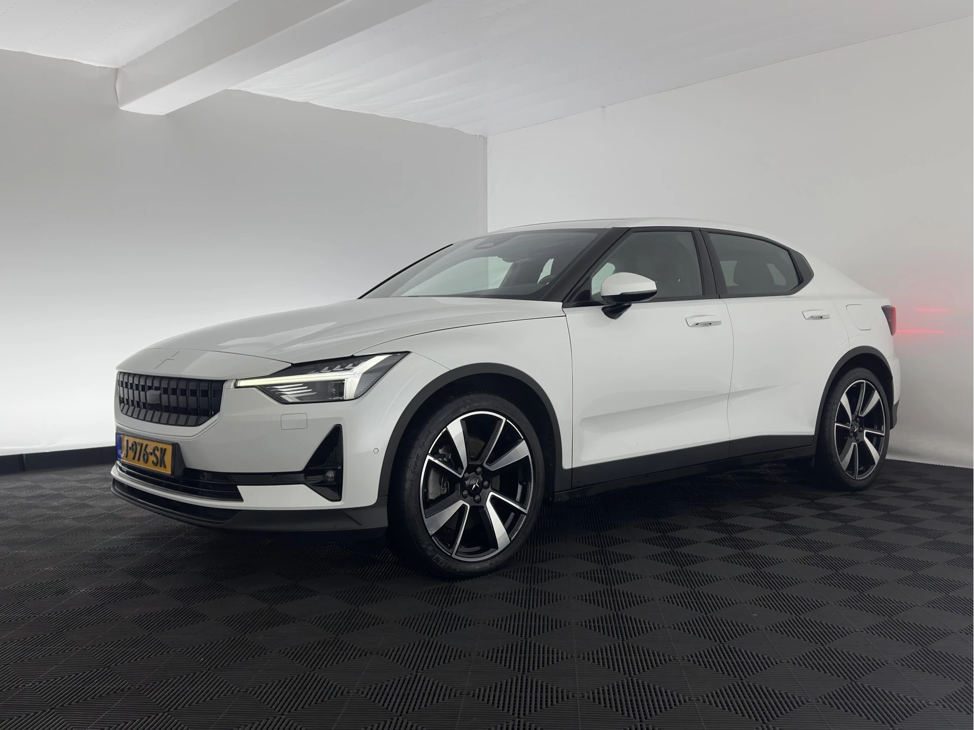Hoofdafbeelding Polestar 2