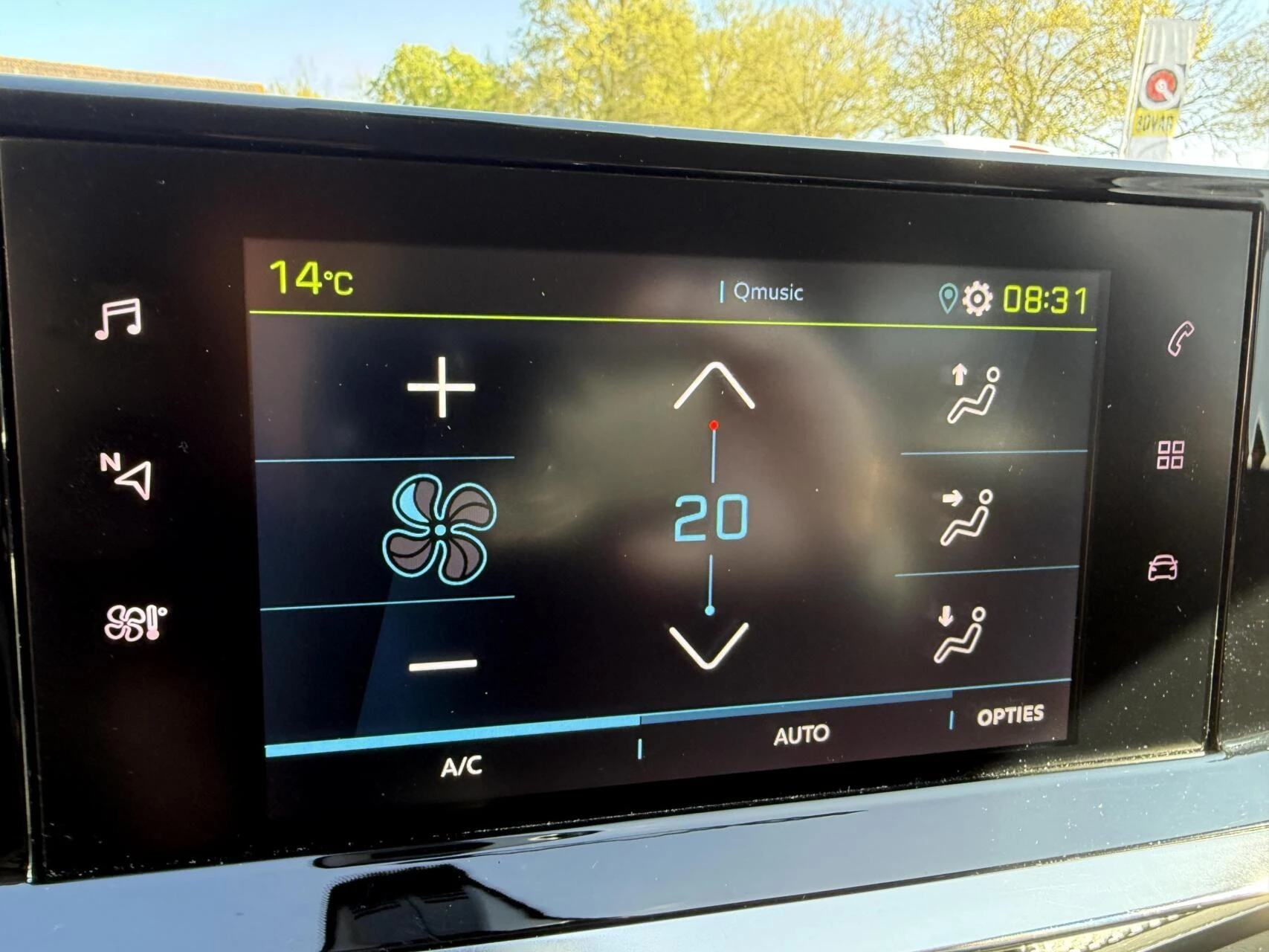 Hoofdafbeelding Peugeot e-2008