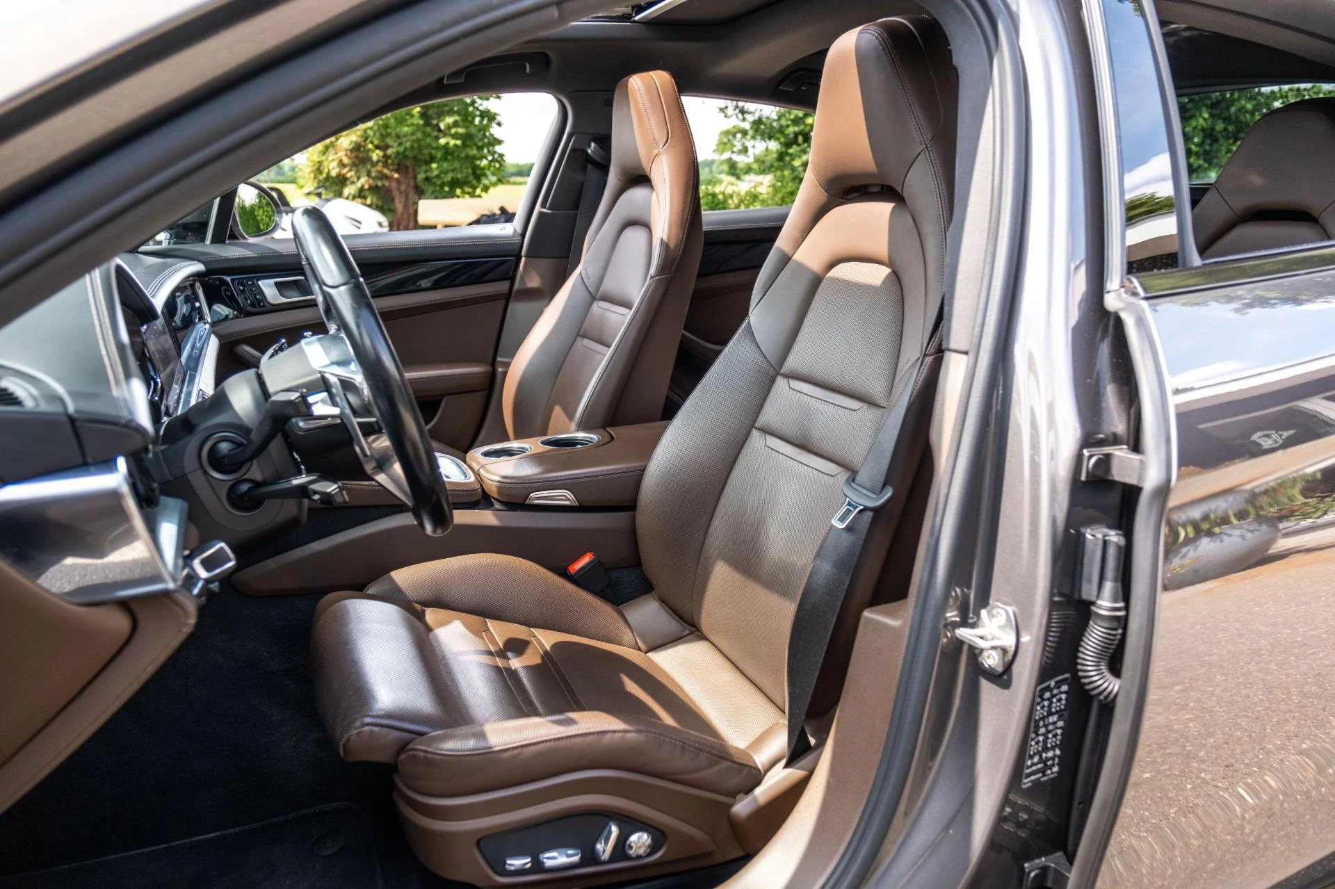 Hoofdafbeelding Porsche Panamera
