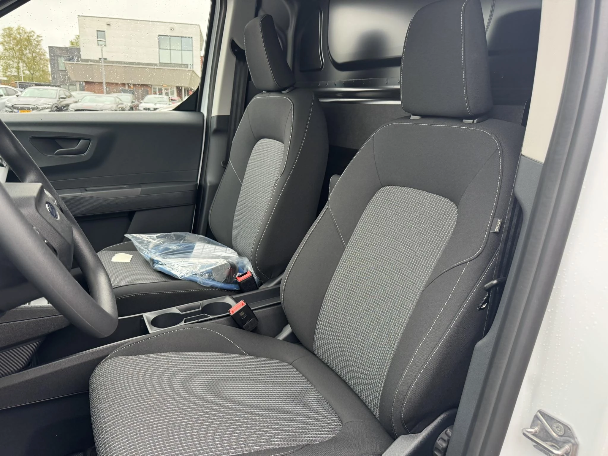 Hoofdafbeelding Ford E-Transit Courier