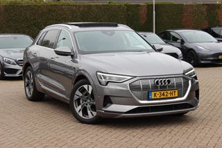 Audi e-tron 50 quattro Business edition Plus 71 kWh / SoH 92,9% / Panoramadak / Camera / Luchtvering / Intr.voorverwarming / Leder&Alcantara / 20'' / Navigatie / DAB / Stoelverwarming / ACC