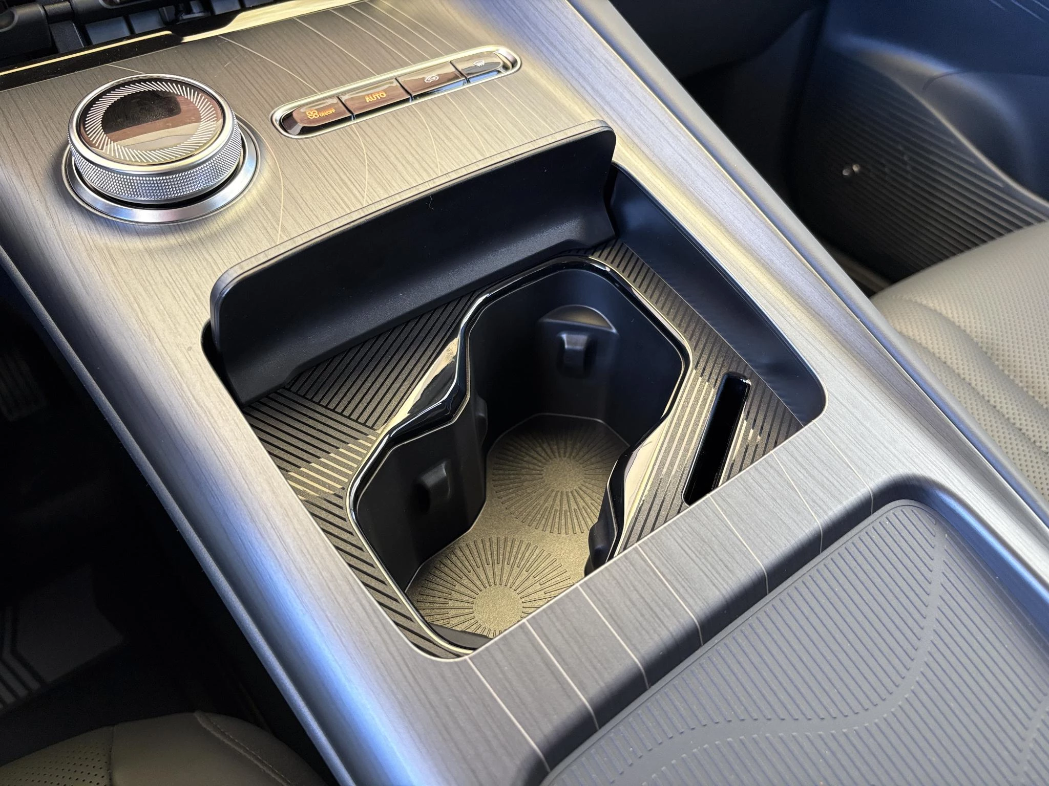 Hoofdafbeelding Geely E5