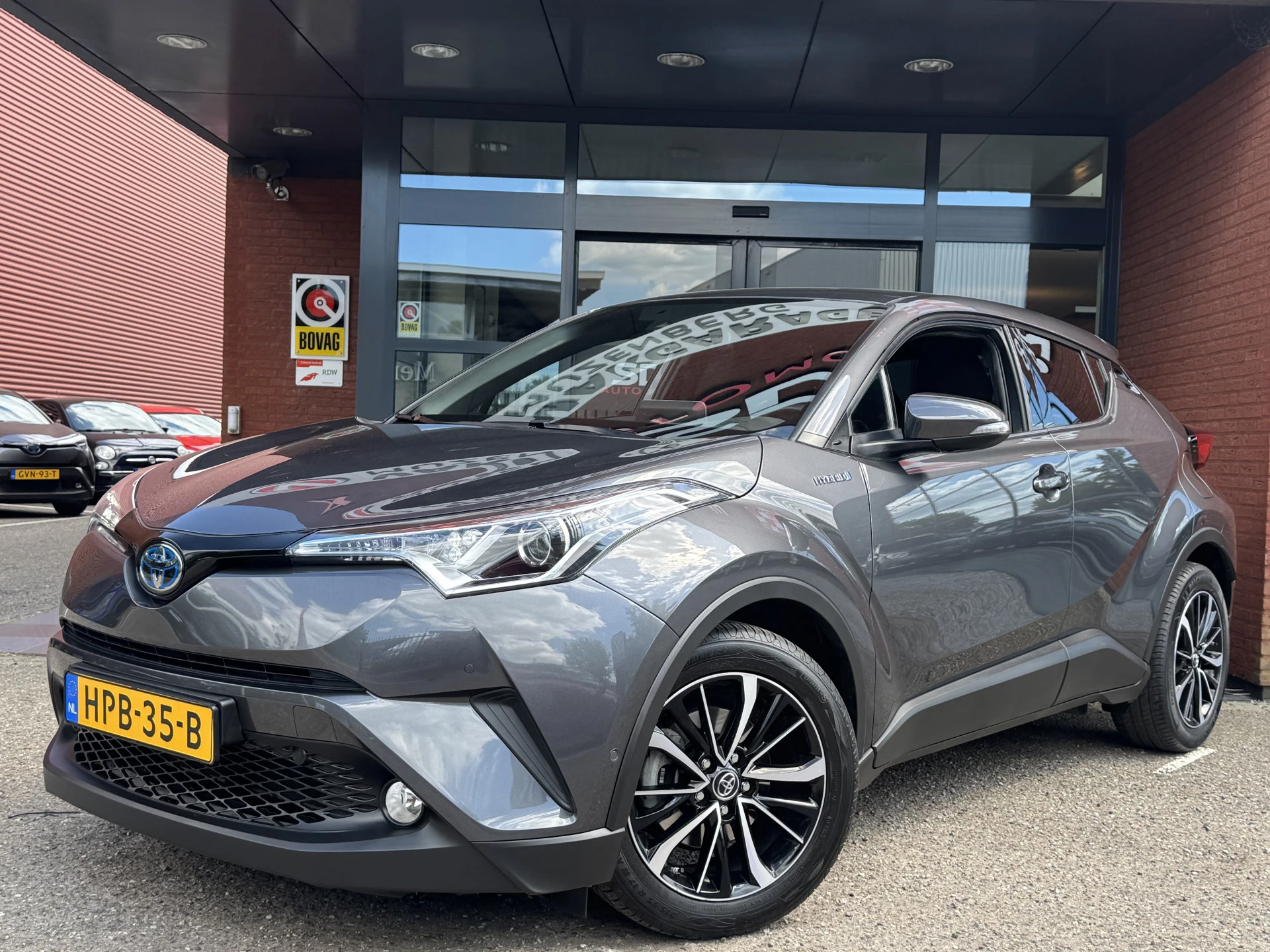 Hoofdafbeelding Toyota C-HR
