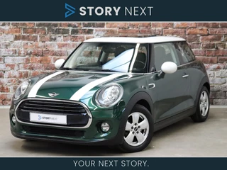 MINI Cooper Hatchback Business 3 deurs / Trekhaak / Panoramadak / Navigatie / Regen- en lichtsensor / Bluetooth / Cruise Control / Airconditioning / Middenarmsteun / 15 Inch 