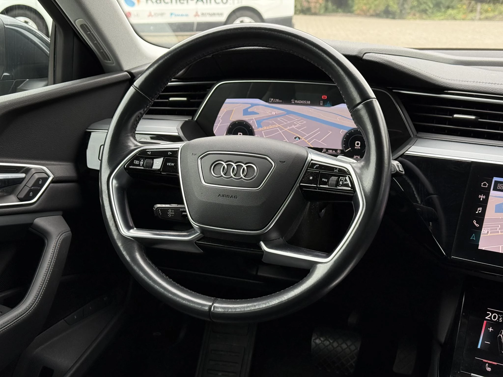 Hoofdafbeelding Audi e-tron