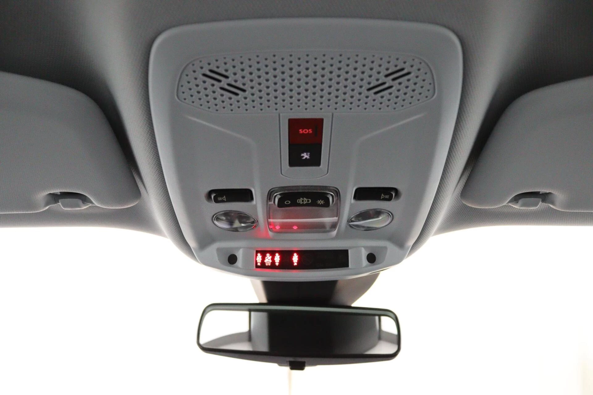 Hoofdafbeelding Peugeot e-2008