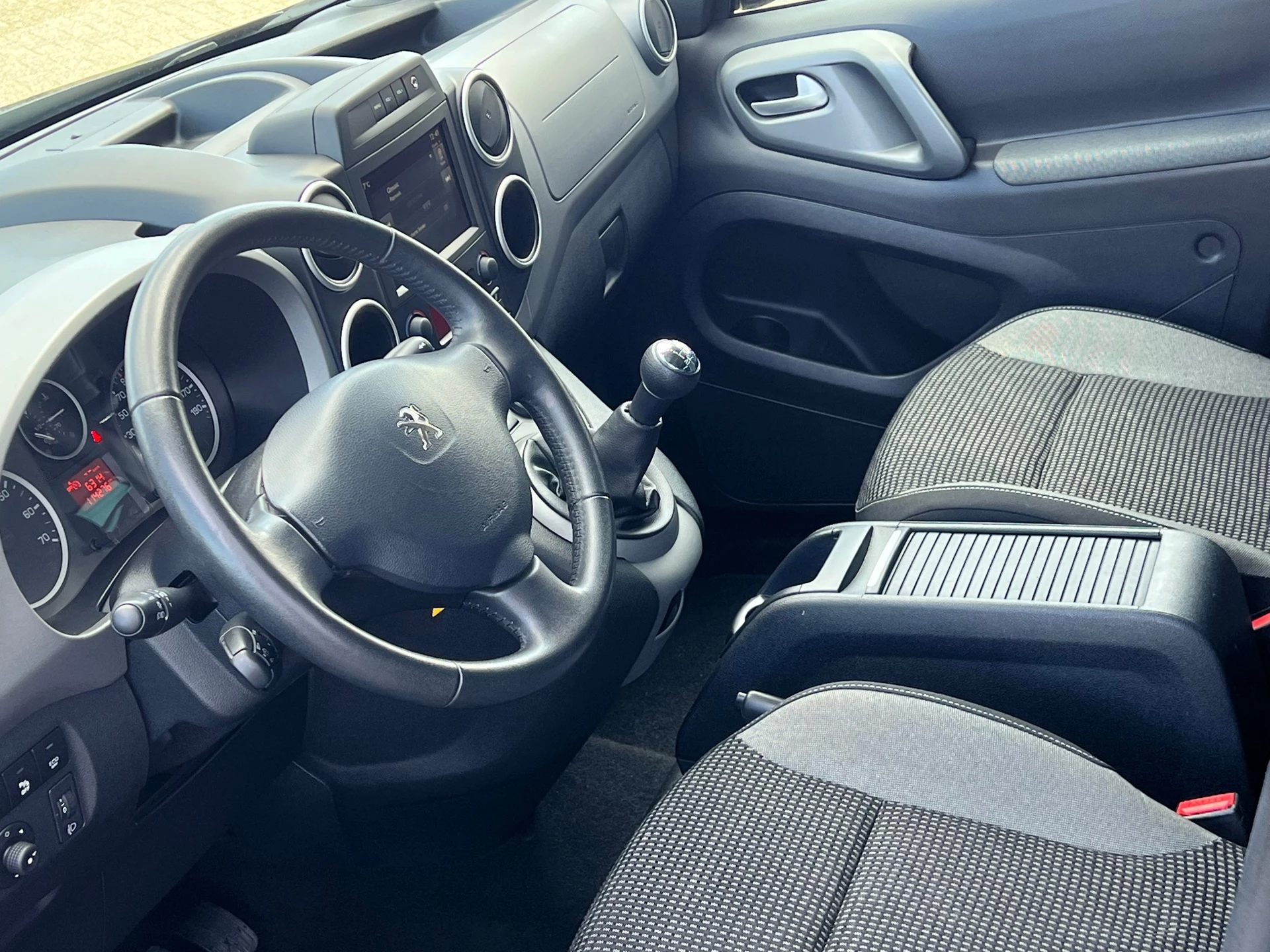 Hoofdafbeelding Peugeot Partner