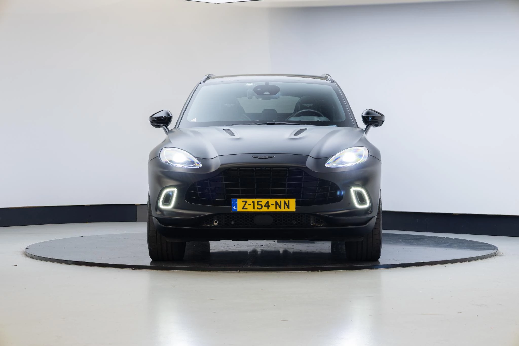 Hoofdafbeelding Aston Martin DBX