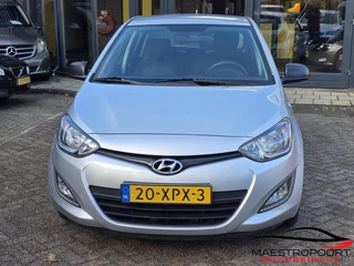 Hoofdafbeelding Hyundai i20 Nette Hyundai i20 1.2 Business Edition – Zuinig & compleet – €4250