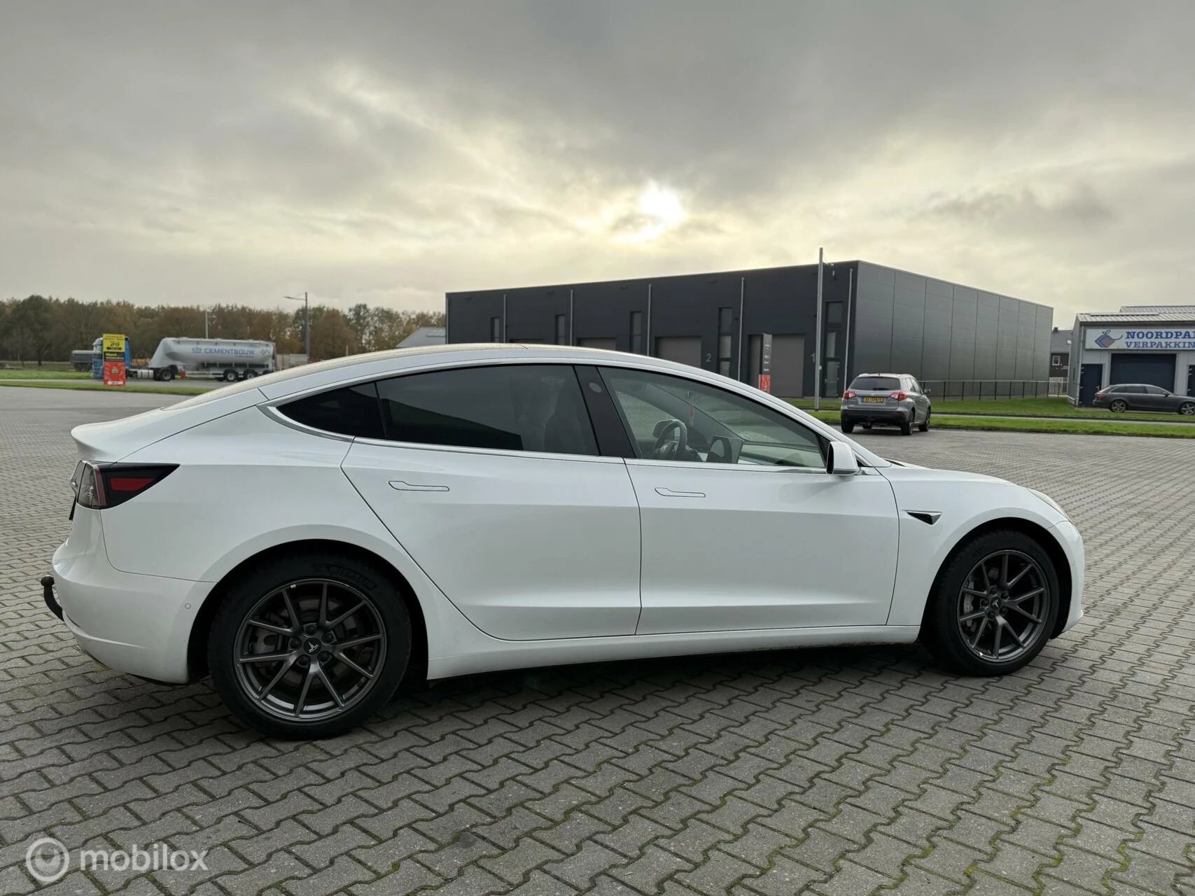 Hoofdafbeelding Tesla Model 3