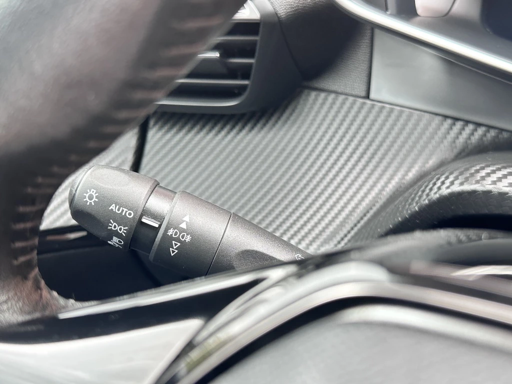 Hoofdafbeelding Peugeot e-2008