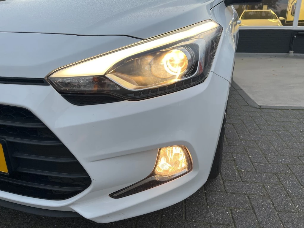 Hoofdafbeelding Hyundai i20
