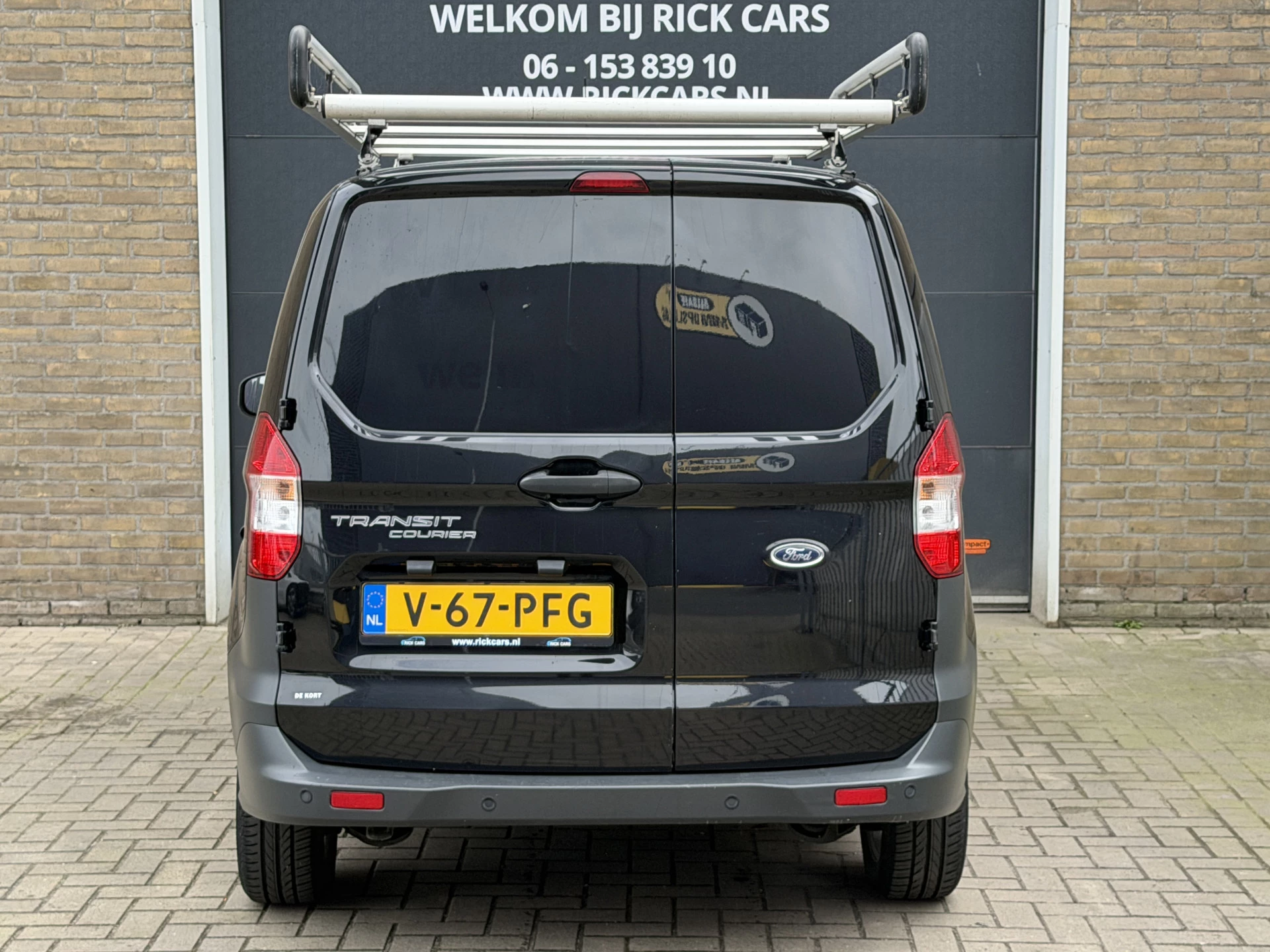 Hoofdafbeelding Ford Transit Courier