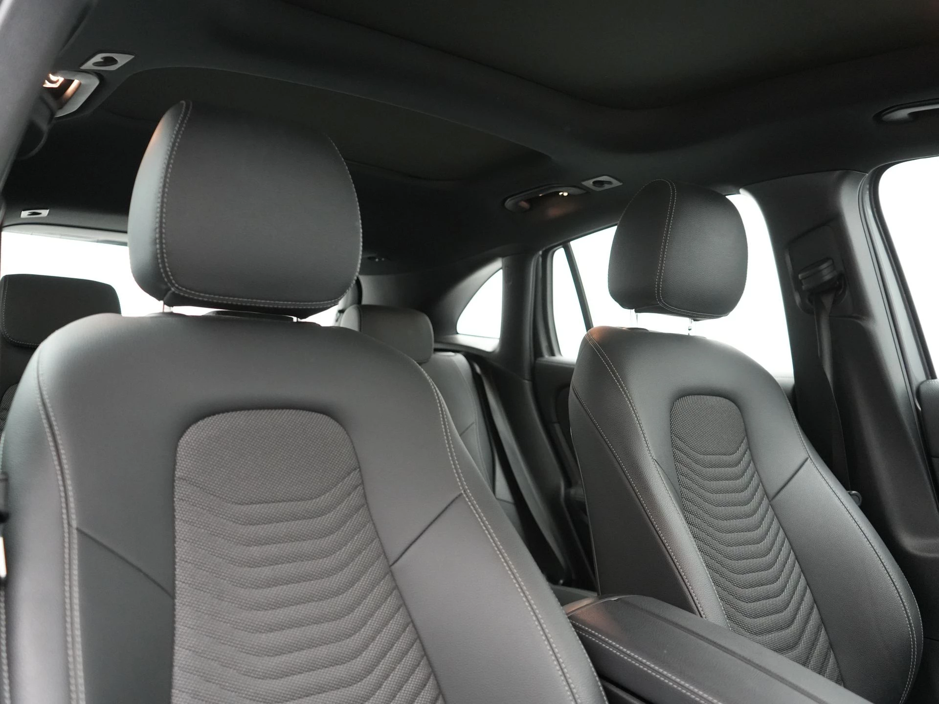 Hoofdafbeelding Mercedes-Benz EQA